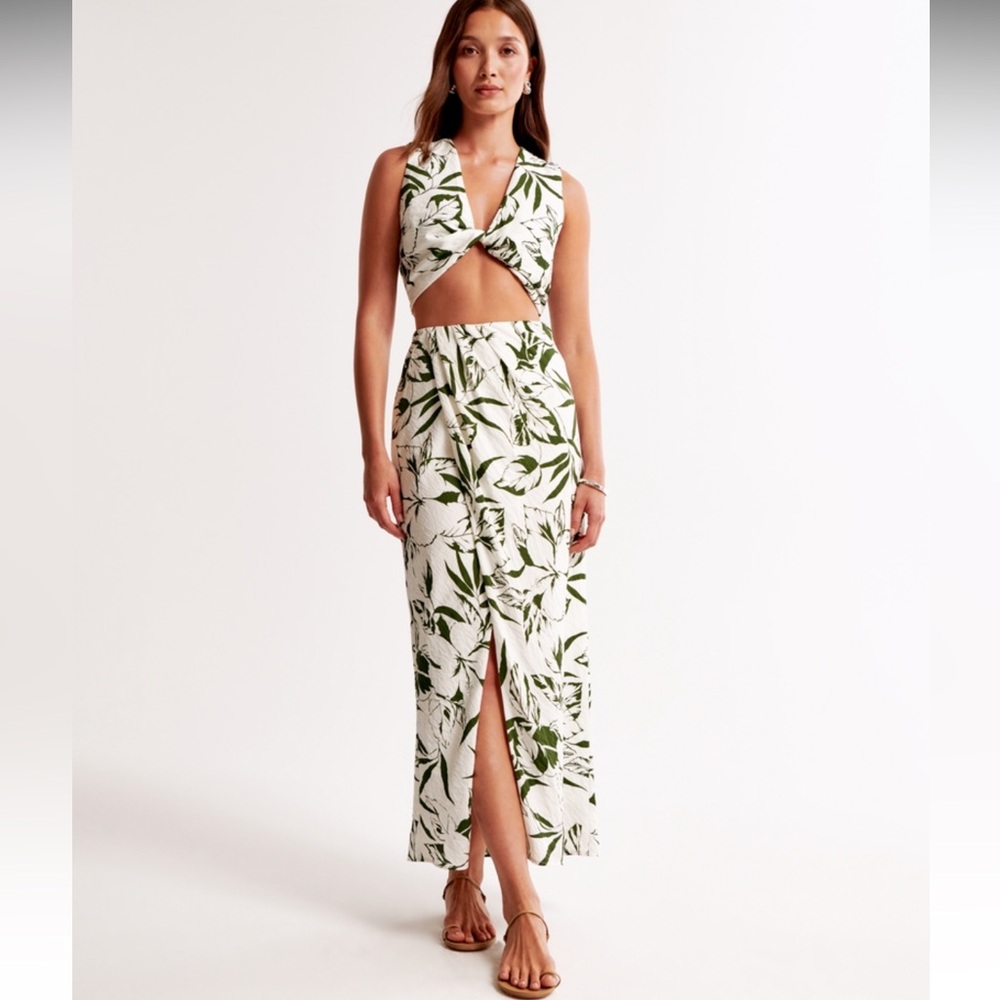 Floral Cutout Maxi skirt